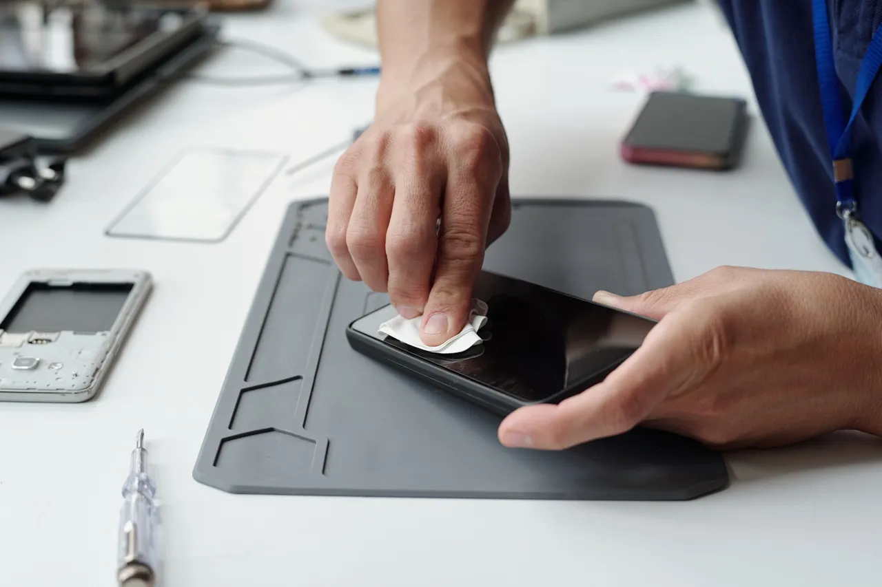 台南火車站附近修手機推薦,快速維修!