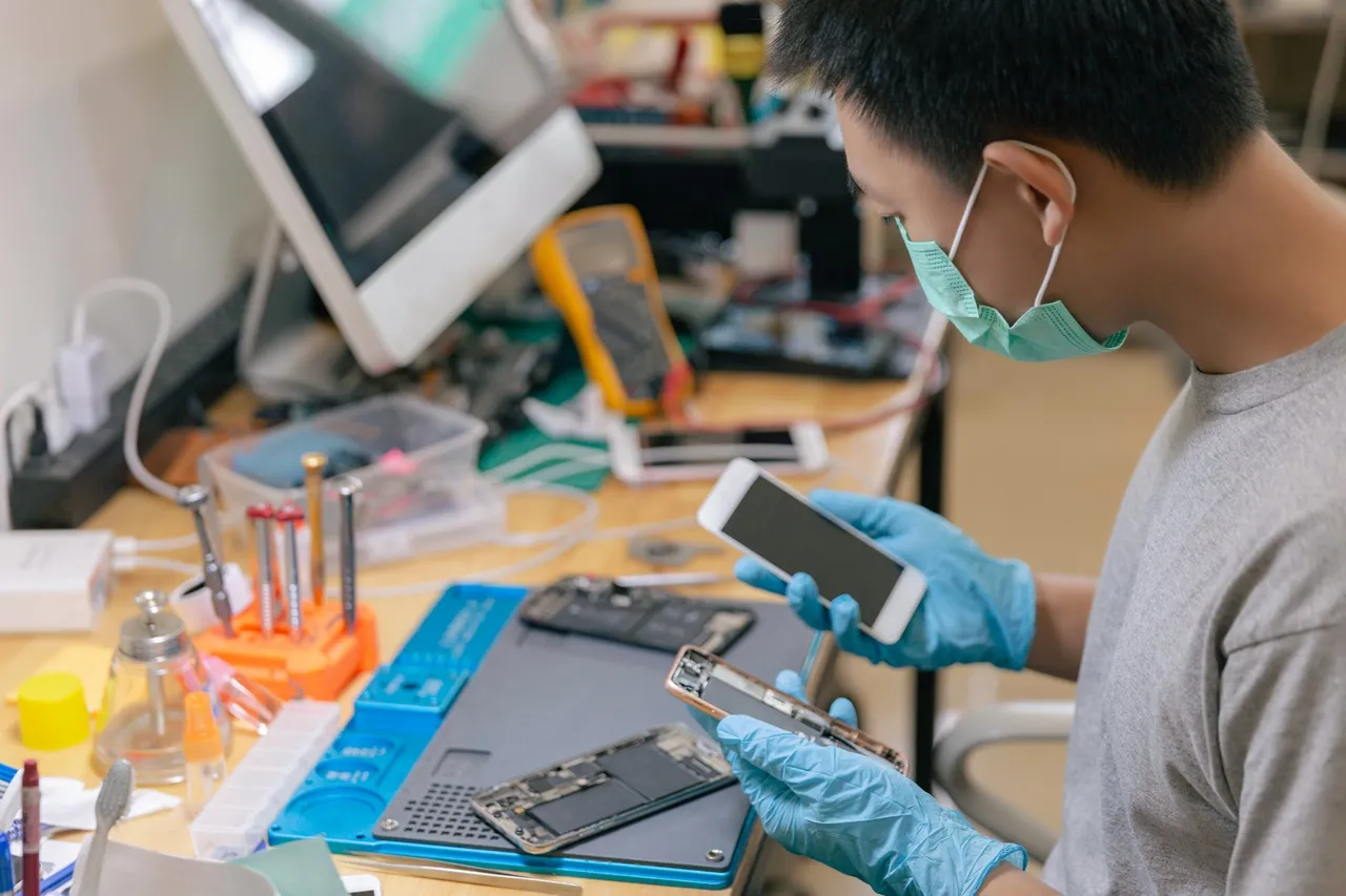 台南修理手機螢幕,透明價格,專業技術